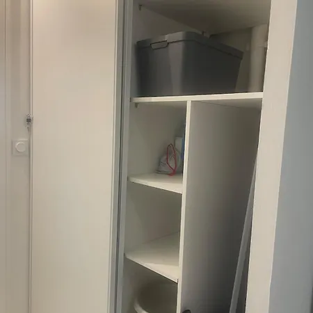 Apartmán Climatise 4 Personnes, Place De Parking Privee, Rdc Avec Terrasse, A 10 Min A Pied